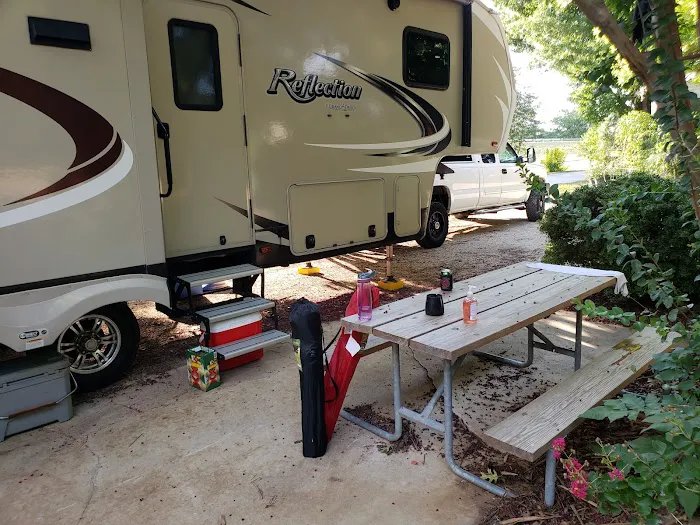 River Shade RV Park 6