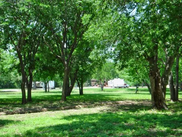 San Gabriel River RV Park 6