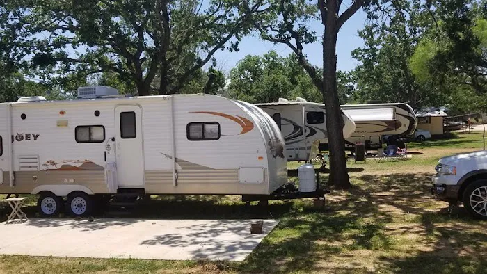 Bluebonnet Cove Casitas & RV Park 4