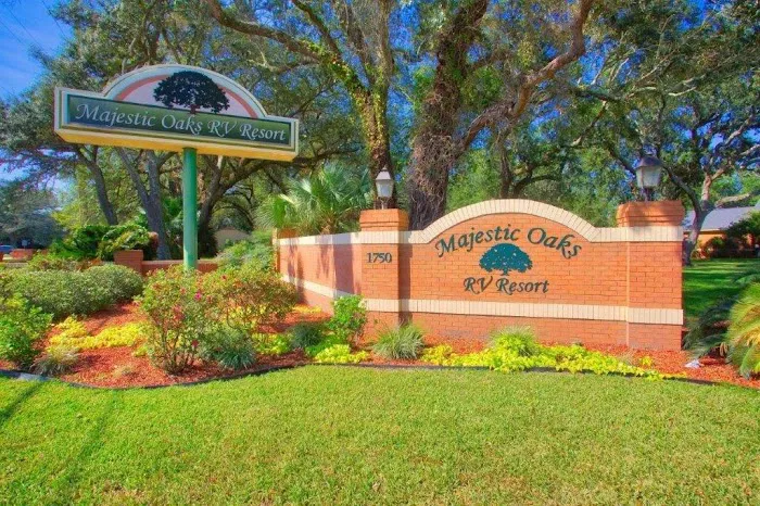 Majestic Oaks RV Resort 2