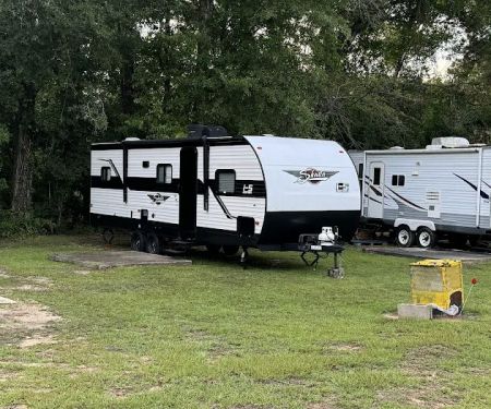 V & S RV Park