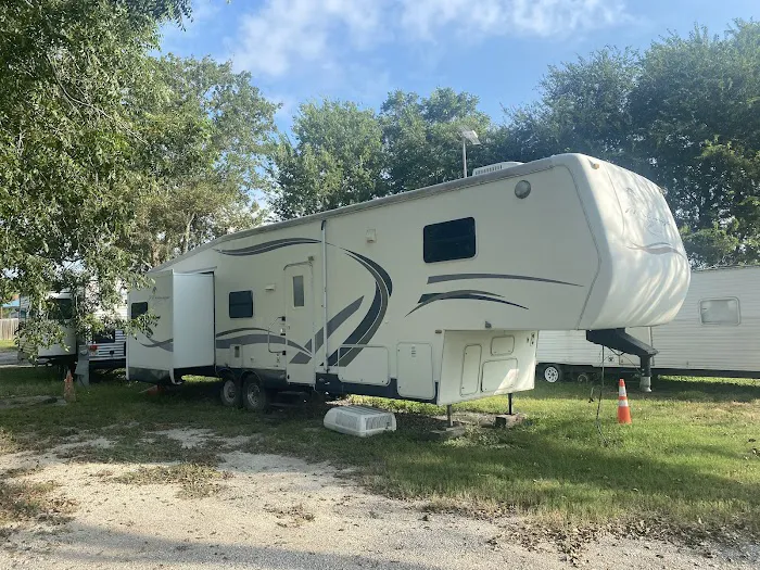 Pecan Grove RV Resorts 3