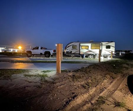 Hilltop Acres RV Park - Victoria, TX