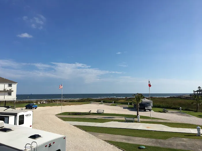 The Breeze Beachfront Resort 6
