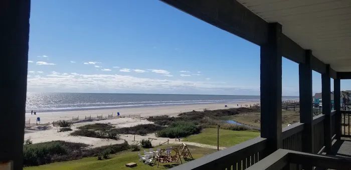 The Breeze Beachfront Resort 10