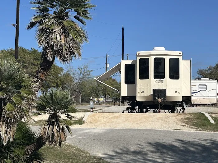 Lakeside RV Park - New Braunfels TX 3