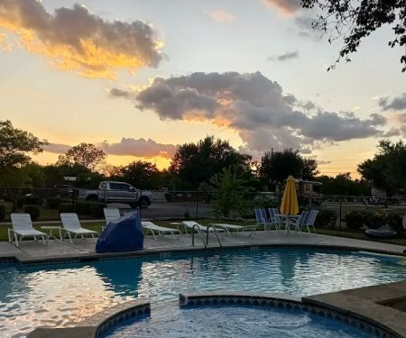 Leander / NW Austin KOA Holiday