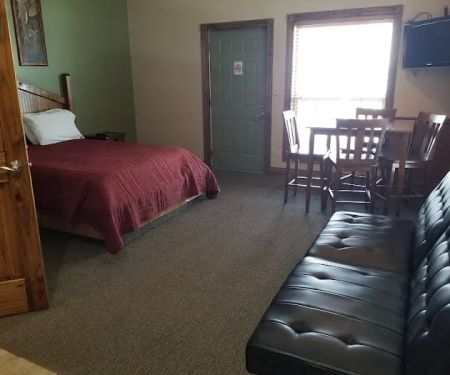 Louis' RV Park & Cabins
