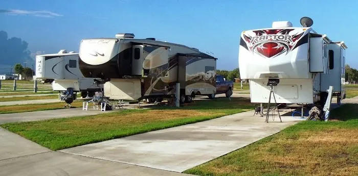 Texas Lakeside RV Resort 4