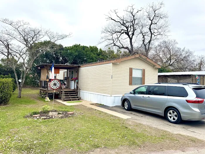 Wayside Mobile Home Park in New Braunfels 8