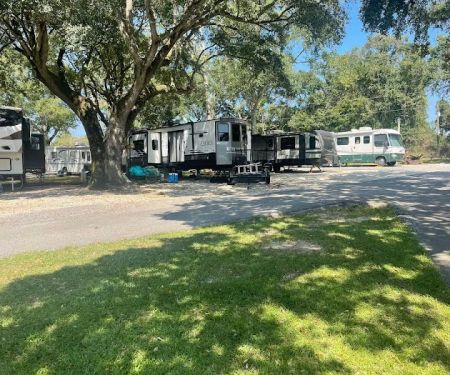 Mobile Oaks RV Resort