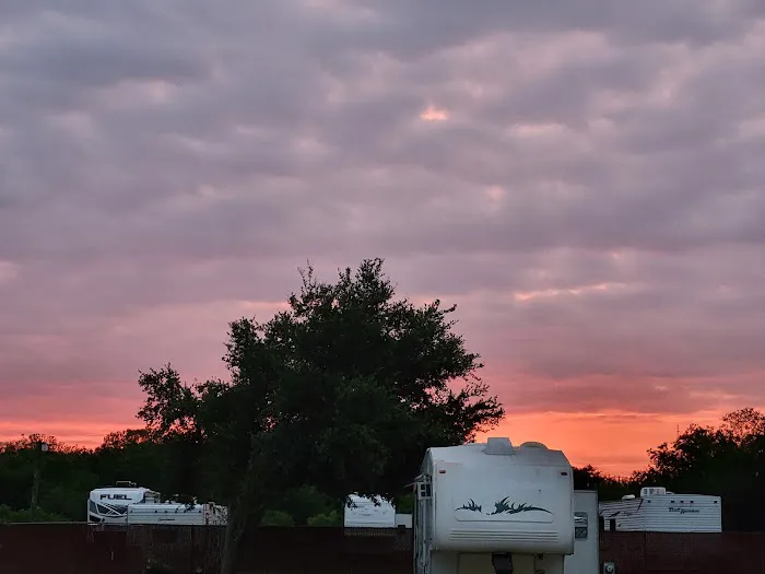 Lake Village Mobile Home Community 4