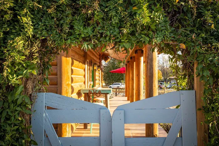 Corner Star Cabin (& RV Park) 10