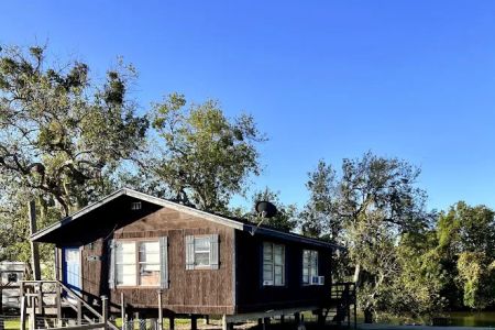 Papa & Maga’s Calhoun's Riverside RV Retreat