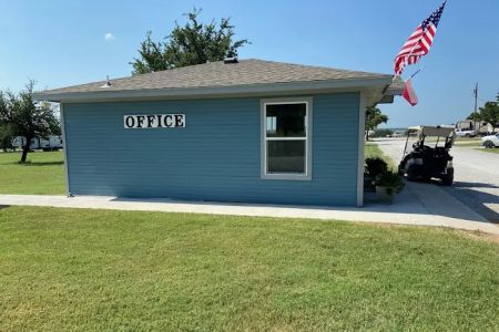 Wandering Oaks RV Resort