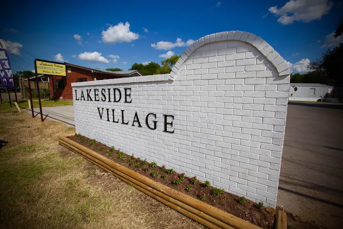 Lakeside Village MHC 4