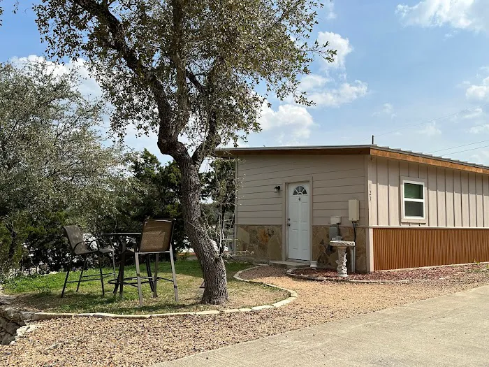 Fox Hollow RV Park & Cottages 10