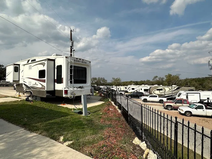 Fox Hollow RV Park & Cottages 12