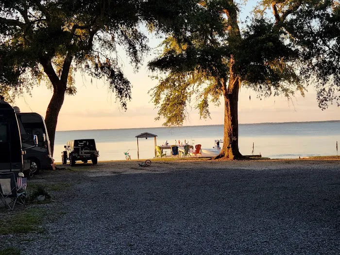 Bay Breeze RV on the Bay 6