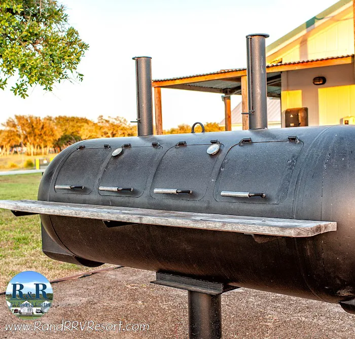 R & R RV Resort & Casitas 2