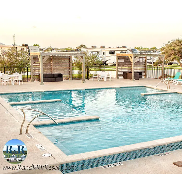 R & R RV Resort & Casitas 3