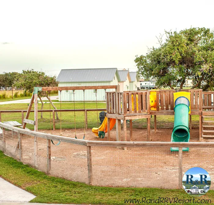 R & R RV Resort & Casitas 8