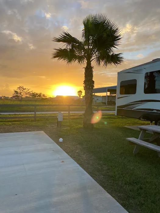 Lazy Pelican RV Park 4