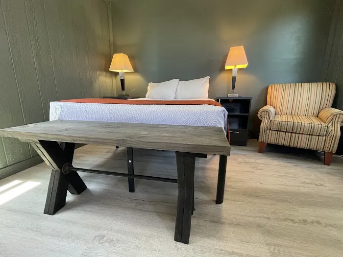 Camp Ledgerock Retreat - Luxury Glamping on Canyon Lake 2