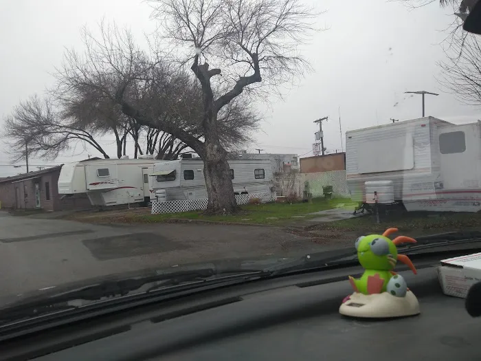 Twin Lane Apartments & Mobile Home Park 5