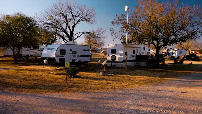 A Country Breeze RV Park 3