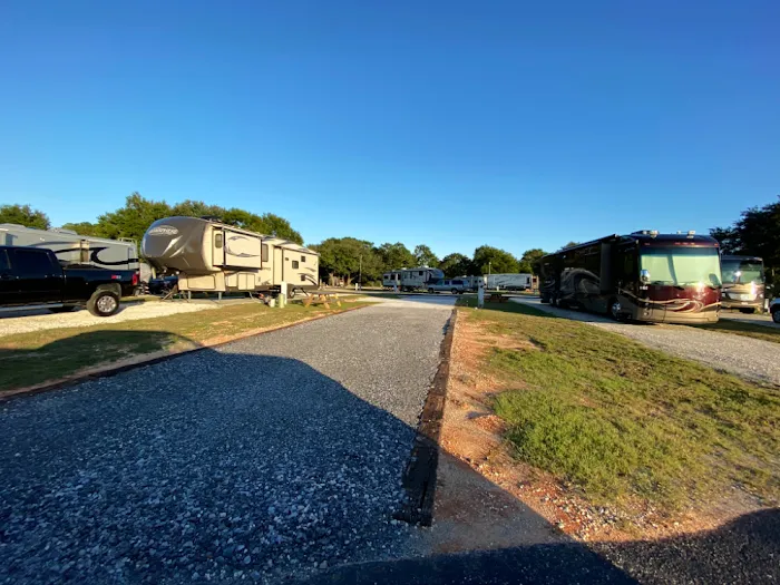 Island Retreat RV Park 14
