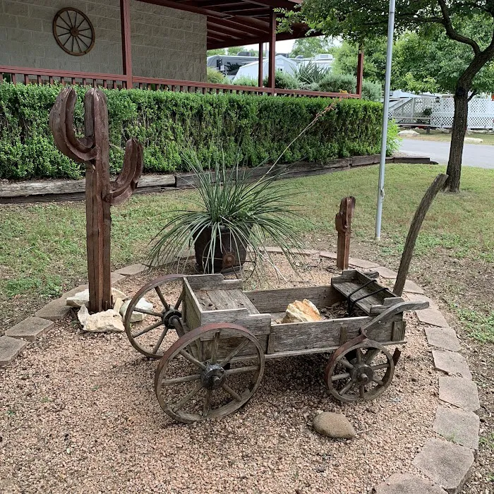 Wagon Wheel RV Park & Cabin Rental 8