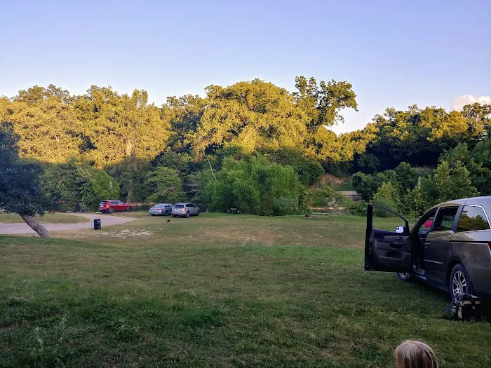 Outdoorsy Hill Country 5