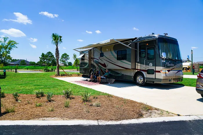 Tropic Hideaway RV Resort 8