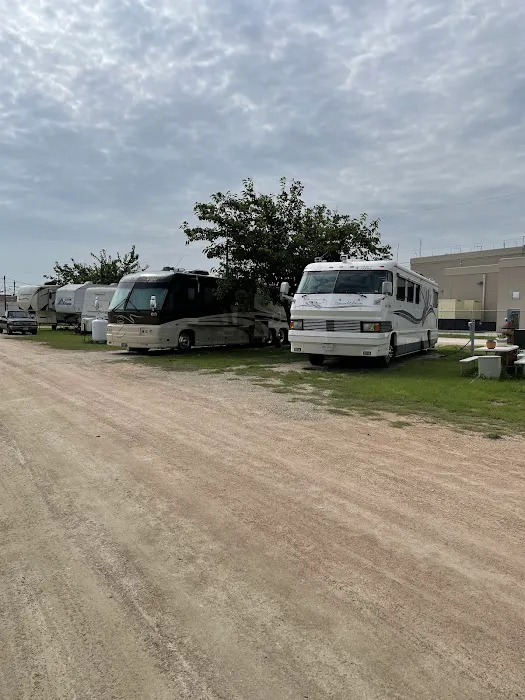 Hill Country RV Park 10