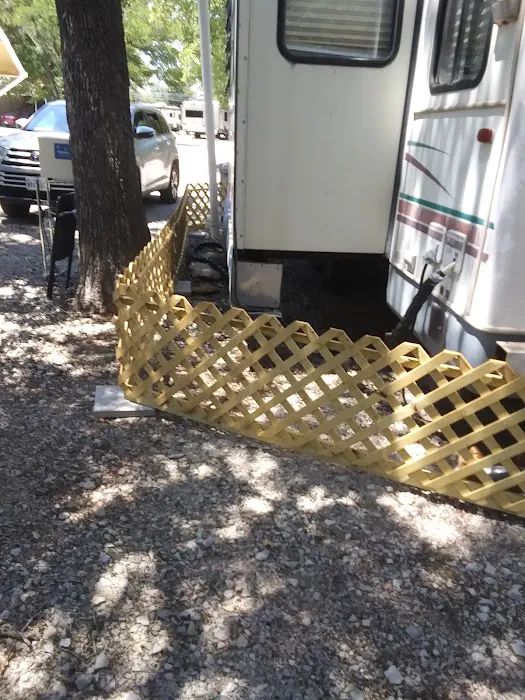 Harlowe's RV Park 5