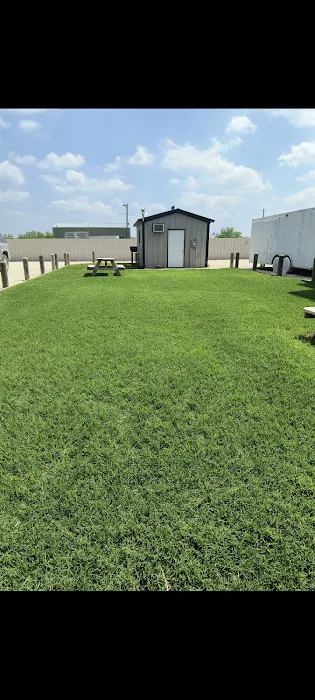 Elmdale Covered RV Park 5