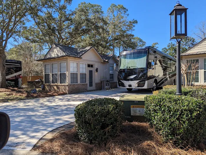 Heritage Motor Coach Resort & Marina 1
