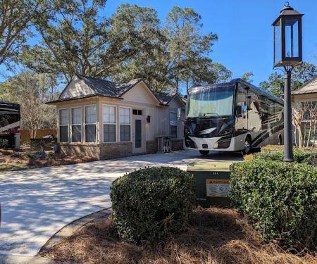 Heritage Motor Coach Resort & Marina