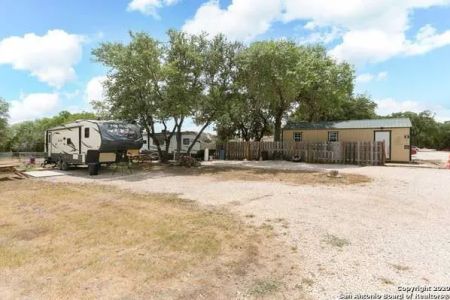 Medina River Rv Park and Camping