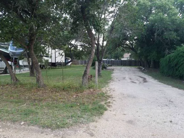 Medina River Rv Park and Camping 2