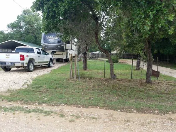 Medina River Rv Park and Camping 6