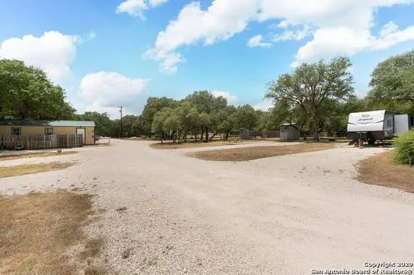 Medina River Rv Park and Camping 10