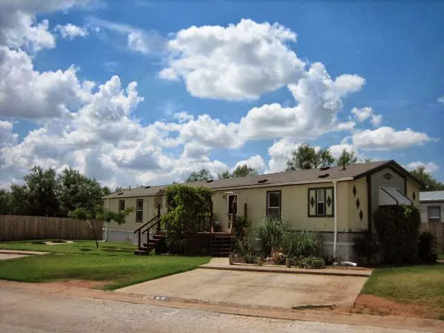 Coachlight Manufactured Home Community 3