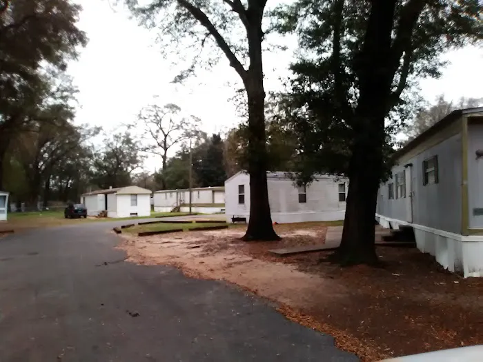 Southeastern Apartments. Deluna Trailer Park 2