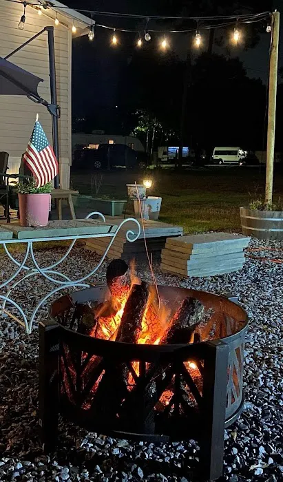Camp and Cottage RV Park 7