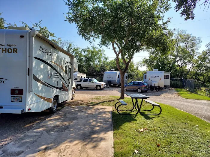 Rio Robles Mobile Home & RV Park 7