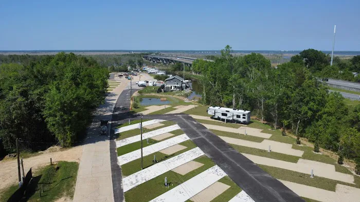 Swamp House RV Park & Marina 3