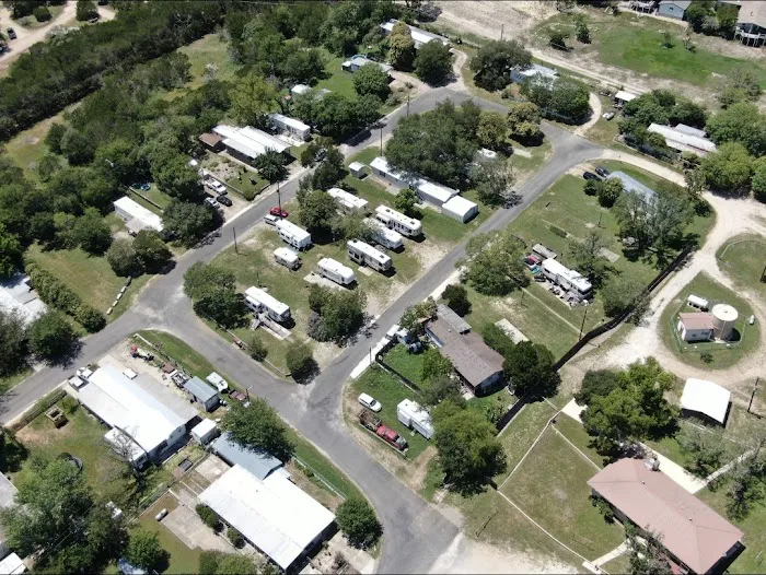 Ingram Lake RV Park 10
