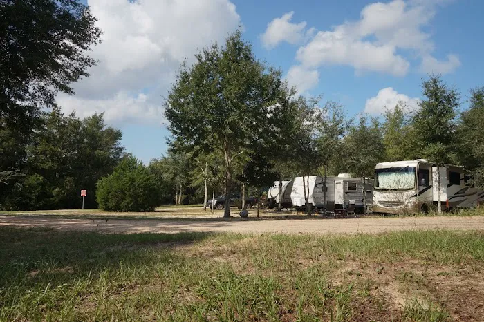 Cedar Lakes RV Park & Campground 10